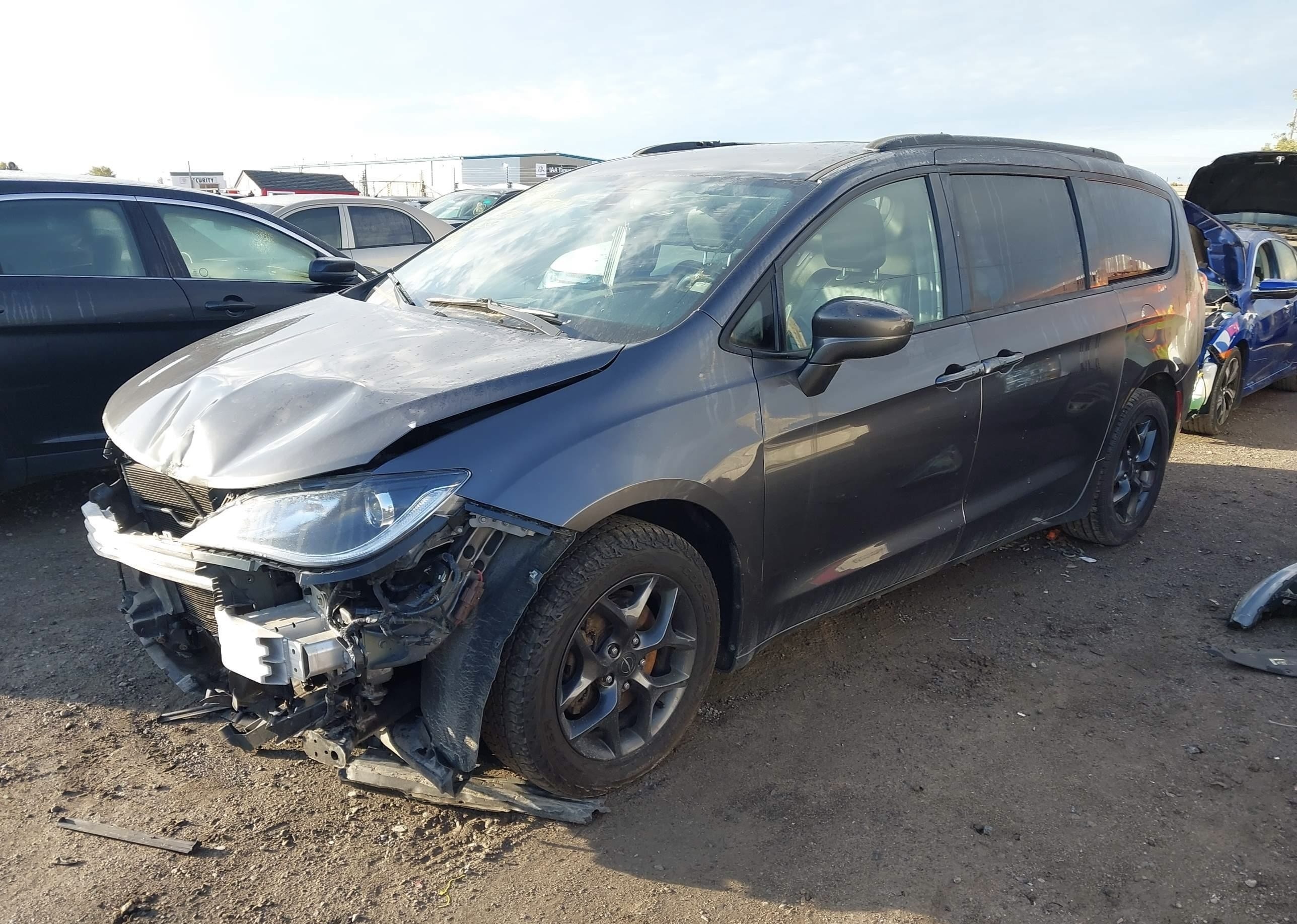 2C4RC1BG2JR252760 CHRYSLER Pacifica 2018