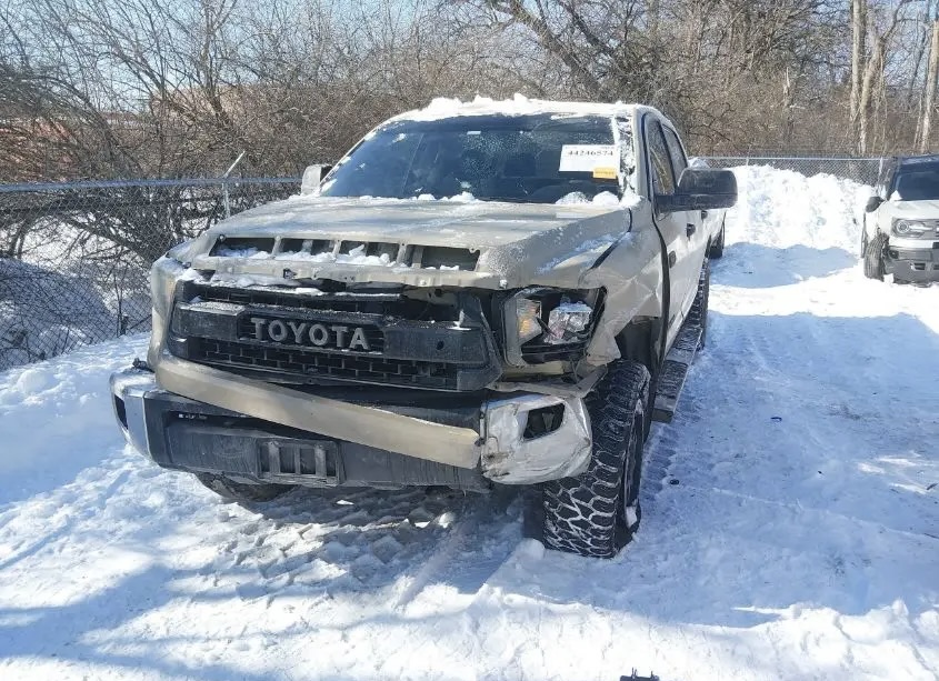 5TFDW5F11HX587177 TOYOTA Tundra 2017